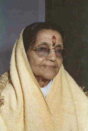 SRI SRI ANANDAMAYI MA